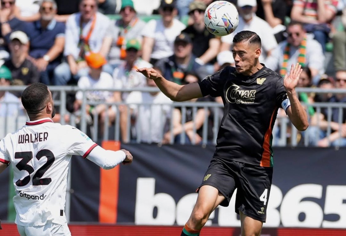 Jay Idzes Ke AC Milan Musim Panas 2025?