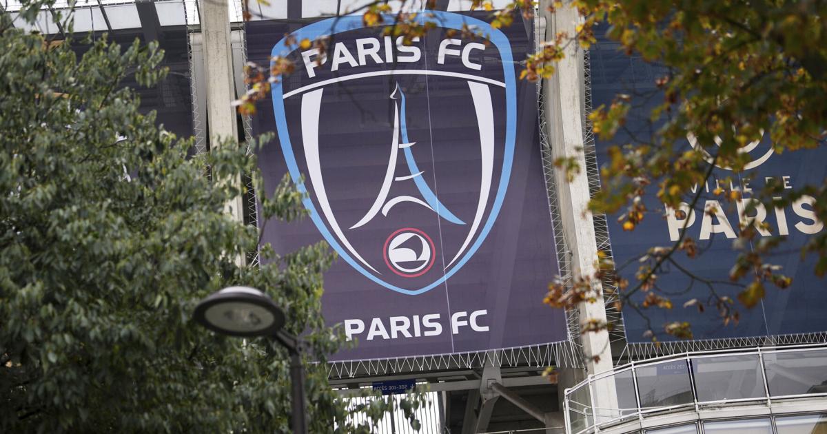 Paris FC: Giant Cinema Screens Decisive Match